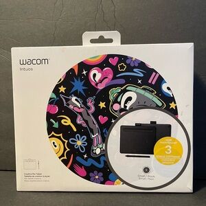 Wacom Intuos Small Graphics Drawing Tablet, includes Training & Software